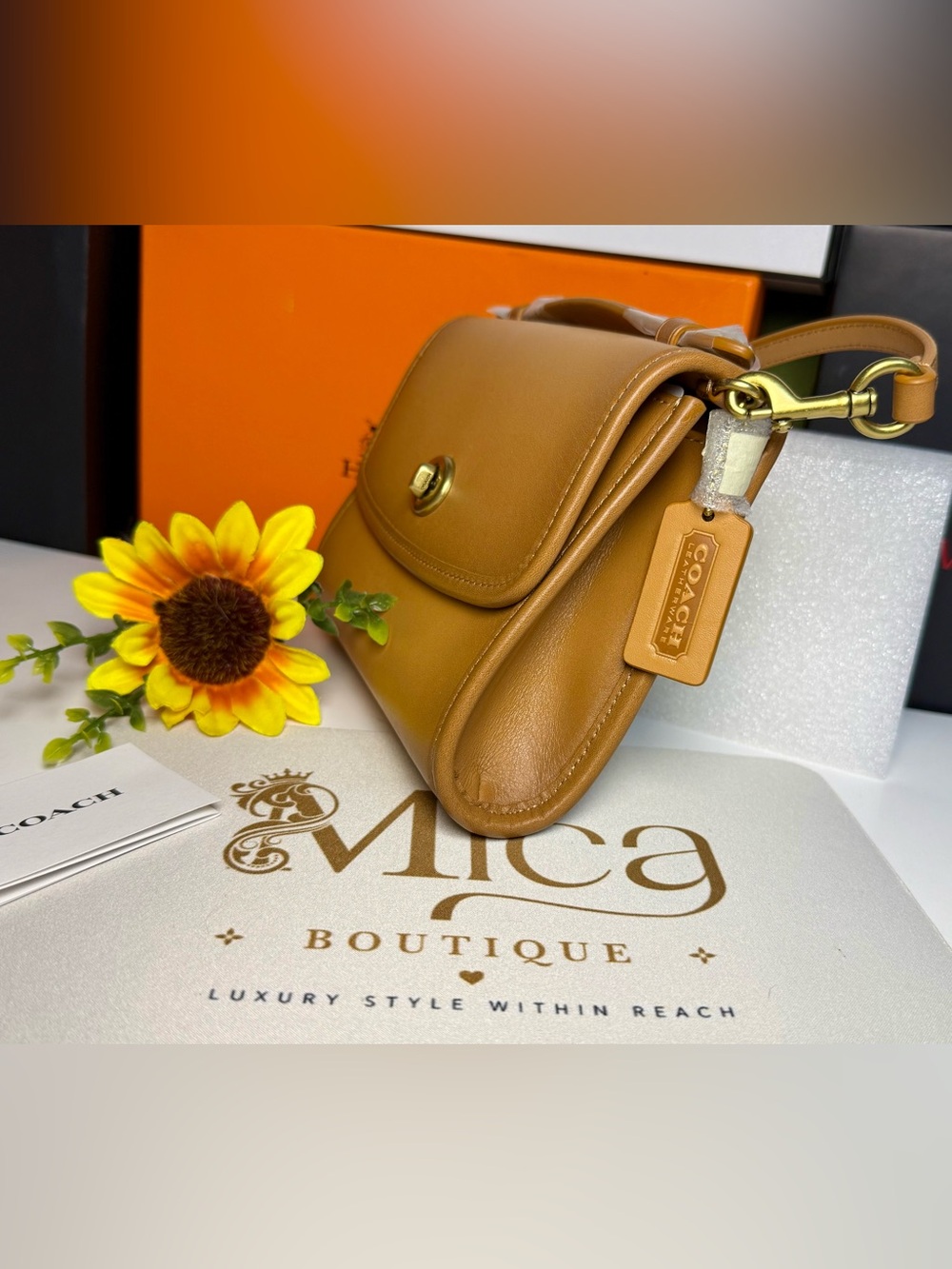🆕COACH Caramel Leather Turnlock Crossbody - Picture 7 of 17